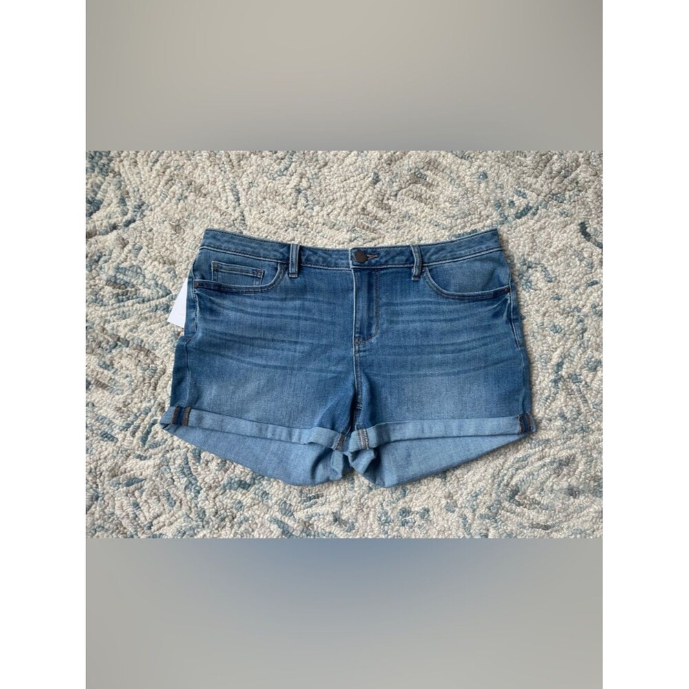 LC Lauren Conrad Womens Mid Rise 4 Inch Rolled Cuff Shorts Size 16 New with tags